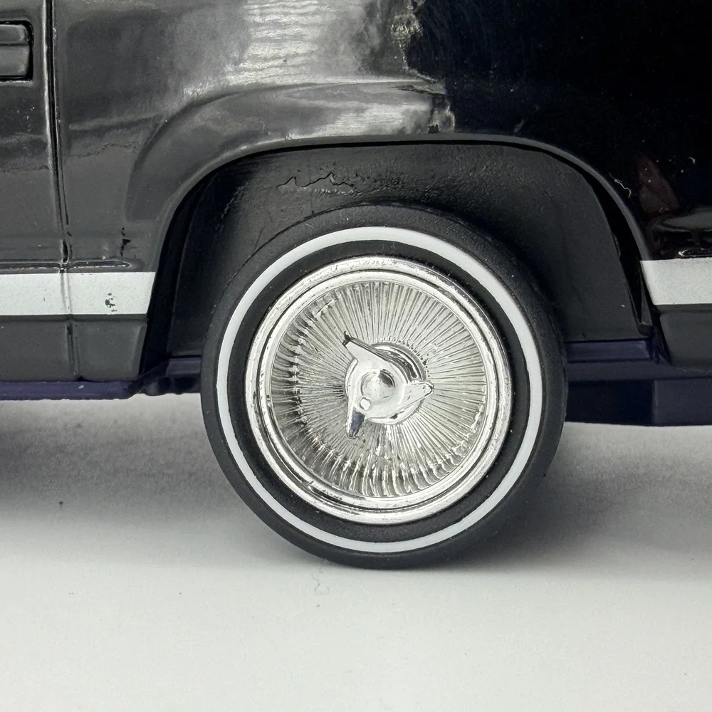 ULTRA RARE Sunnyside 1:24 Scale Black 1993 Chevy Suburban Lowrider 4/6 Drop Kit